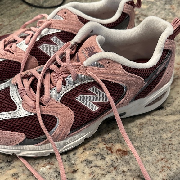New Balance Sneakers in Pink and Burgundy - Picture 1 of 6